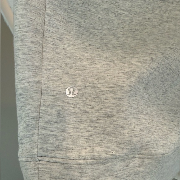 Lululemon In orbit Jacket. Grey. Size 8. - Picture 11 of 11